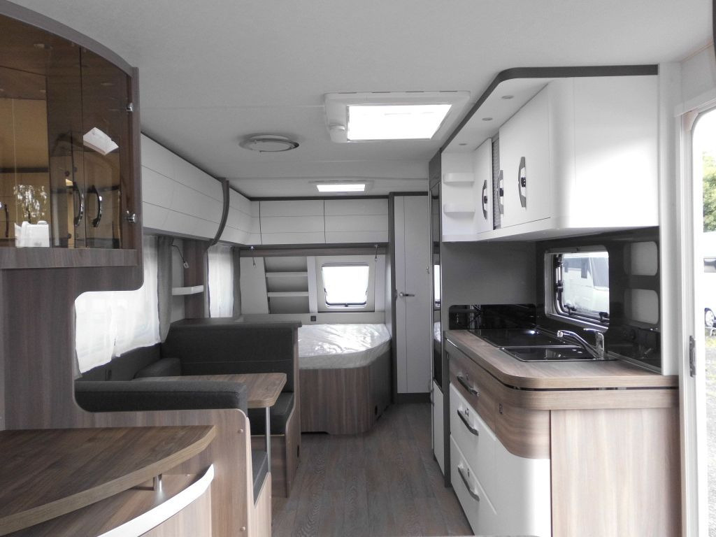 Caravan Hobby Excellent Edition 650 UMFe PICO AUTARK, FBH 2200
