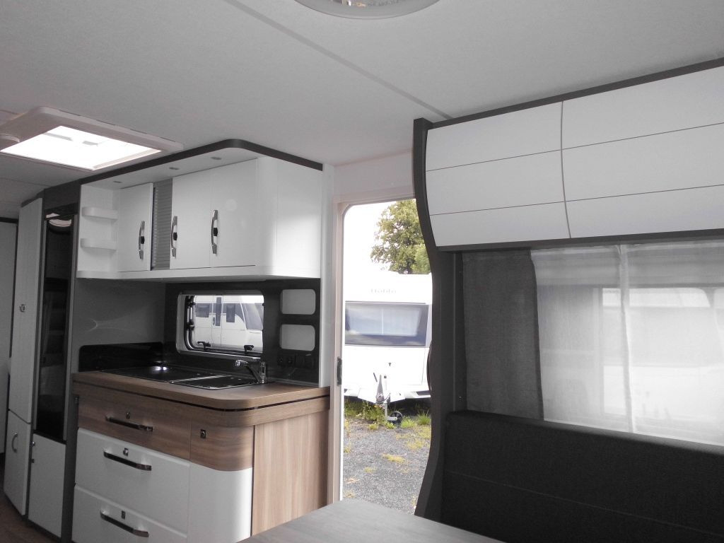 Caravan Hobby Excellent Edition 650 UMFe PICO AUTARK, FBH 2200