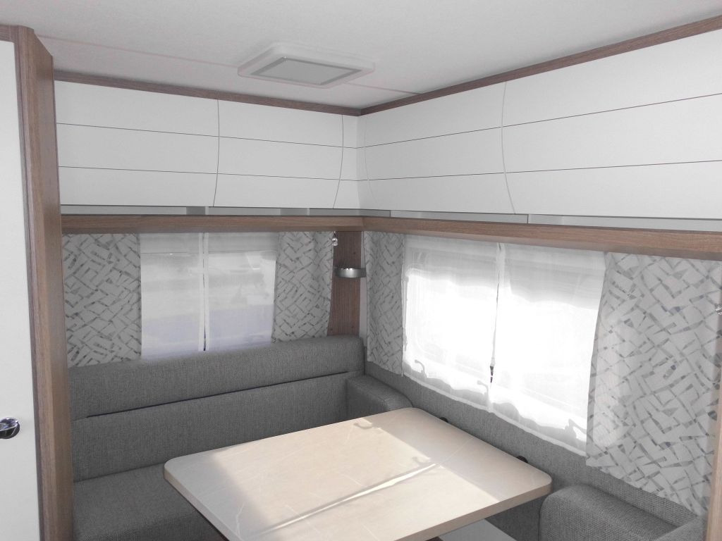 Caravan Hobby OnTour 390 SF 1500kg. Ambiente 2025