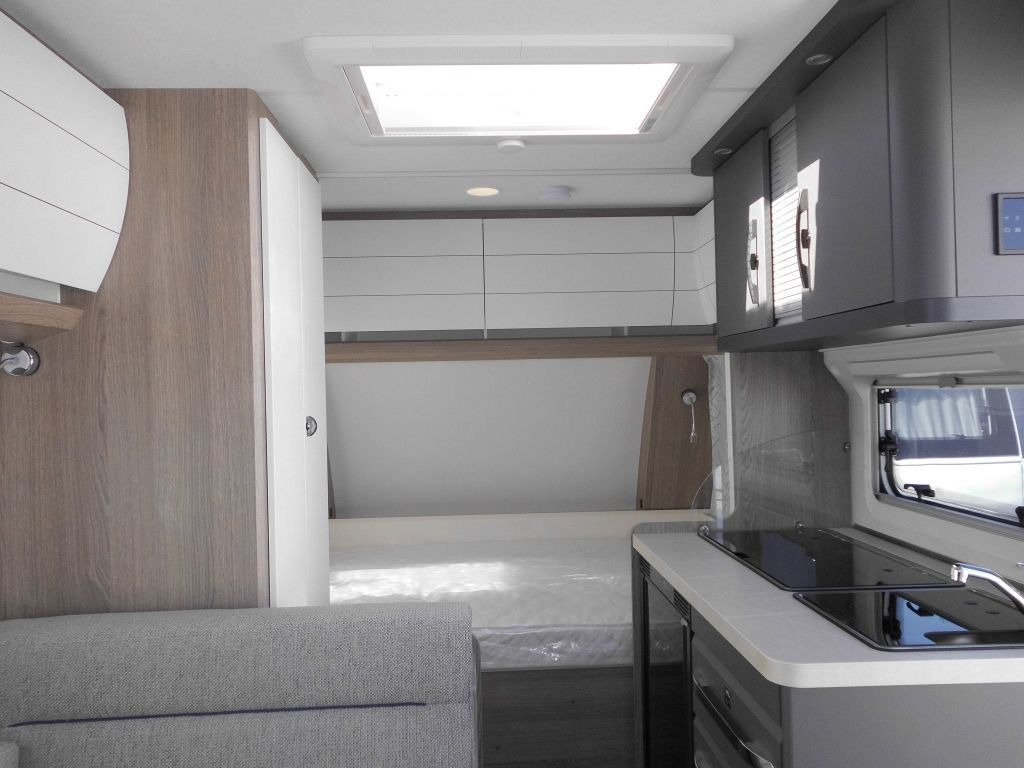 Caravan Hobby OnTour 390 SF 1500kg. Ambiente 2025