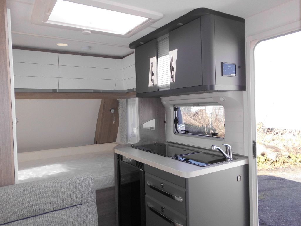 Caravan Hobby OnTour 390 SF 1500kg. Ambiente 2025