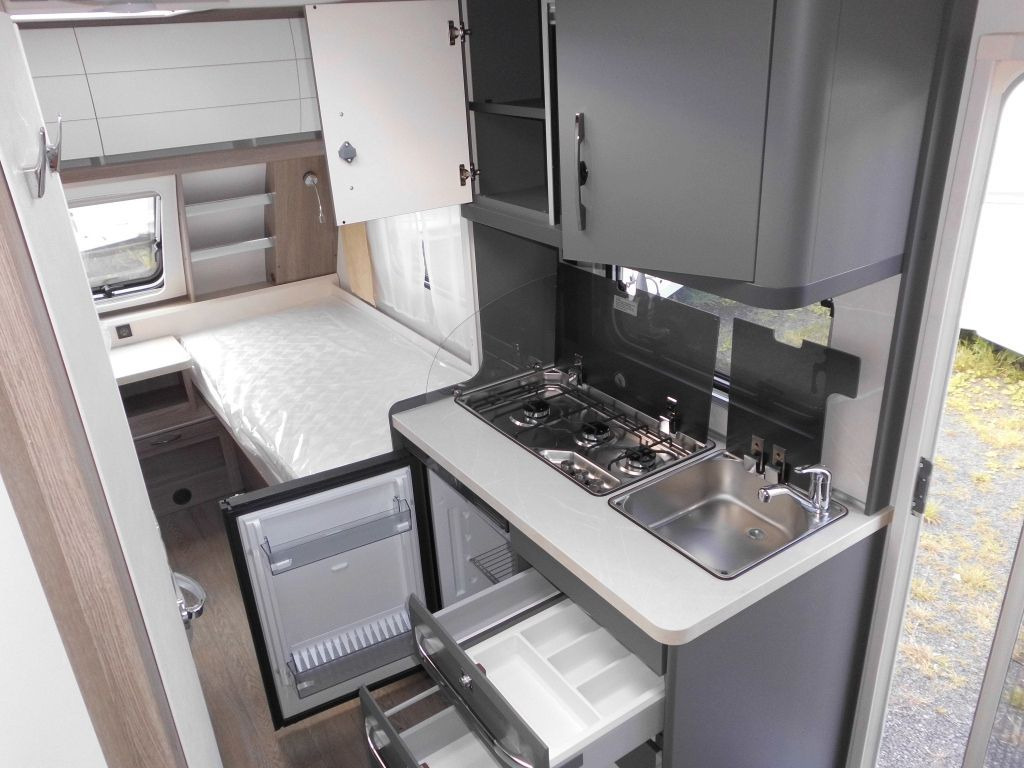 Caravan Hobby OnTour 460 DL 2026 BUGFENSTER 1500 ROLLROST