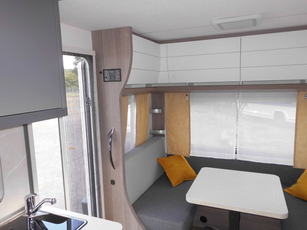 Caravan Hobby OnTour 460 DL 2026 BUGFENSTER 1500 ROLLROST