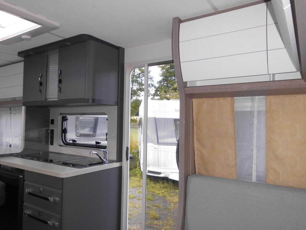 Caravan Hobby OnTour 460 DL 2026 BUGFENSTER 1500 ROLLROST