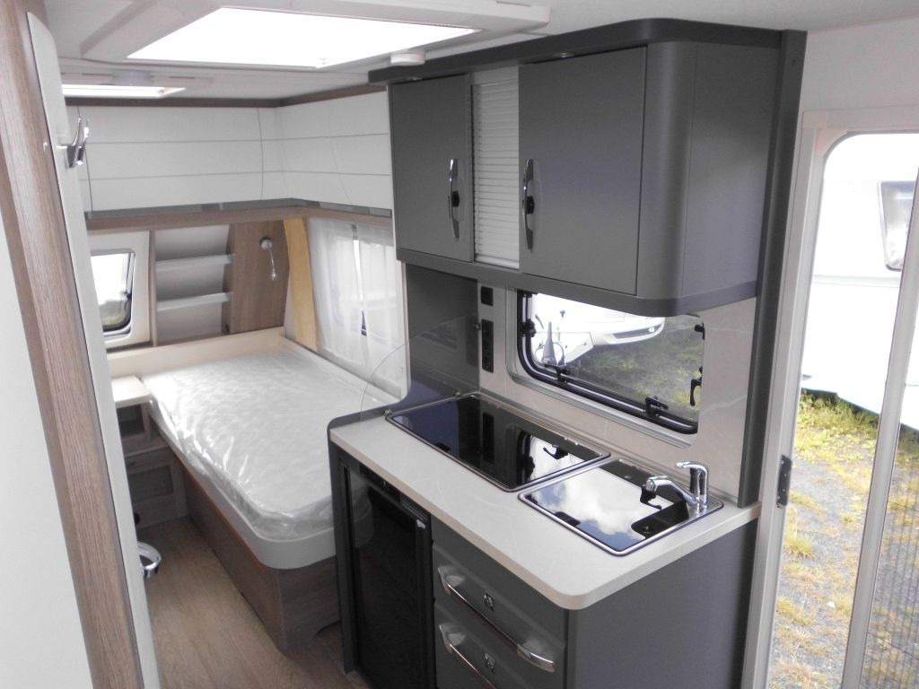 Caravan Hobby OnTour 460 DL 2026 BUGFENSTER 1500 ROLLROST