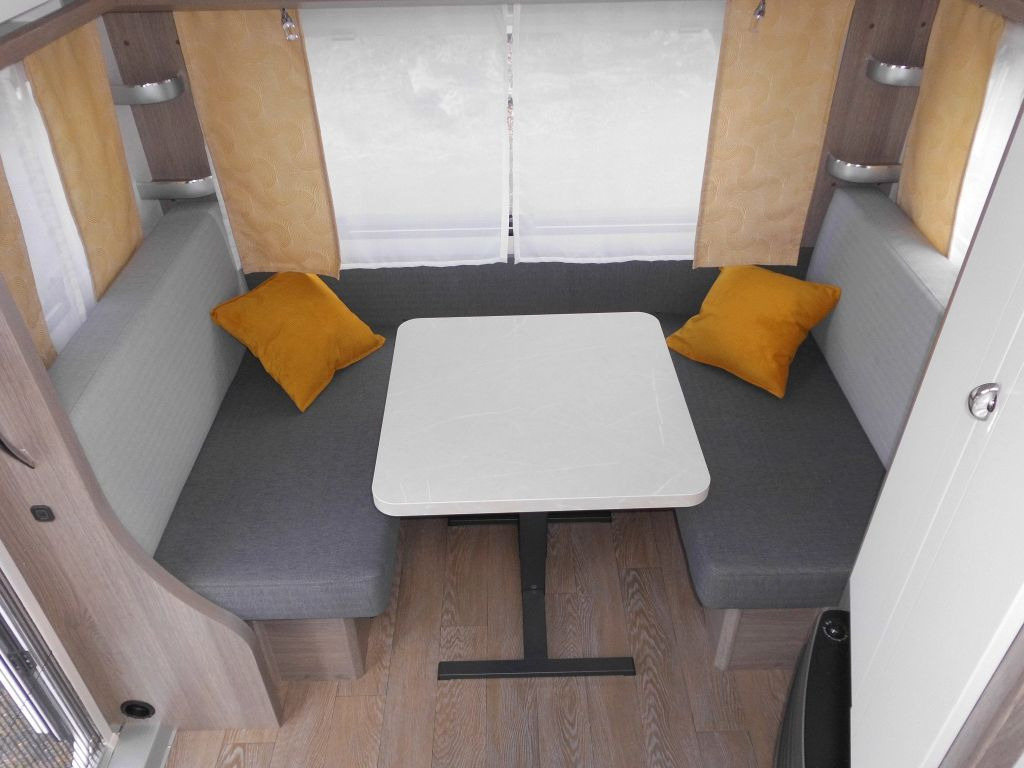 Caravan Hobby OnTour 460 DL 2026 BUGFENSTER 1500 ROLLROST