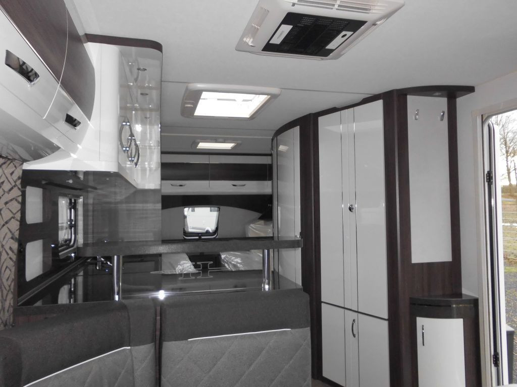 Caravan Hobby Prestige 620 CL 2024 BACKOFEN KLIMA 2200KG