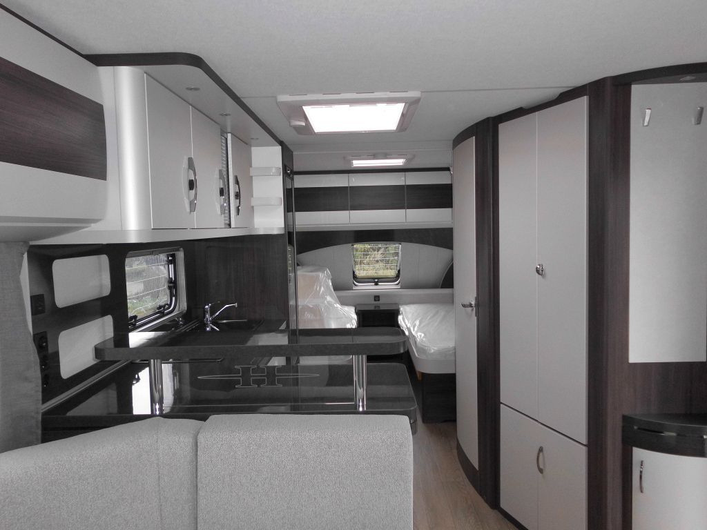 Caravan Hobby Prestige 620 CL 2026 2500kg. AUTARK GAS+DUO