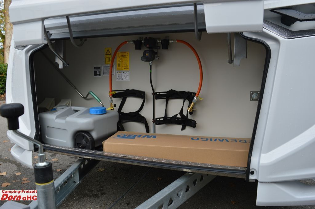 Caravan Knaus Azur 460 EU Knaus Azur 460 EU Leichter Hagel Bugfront