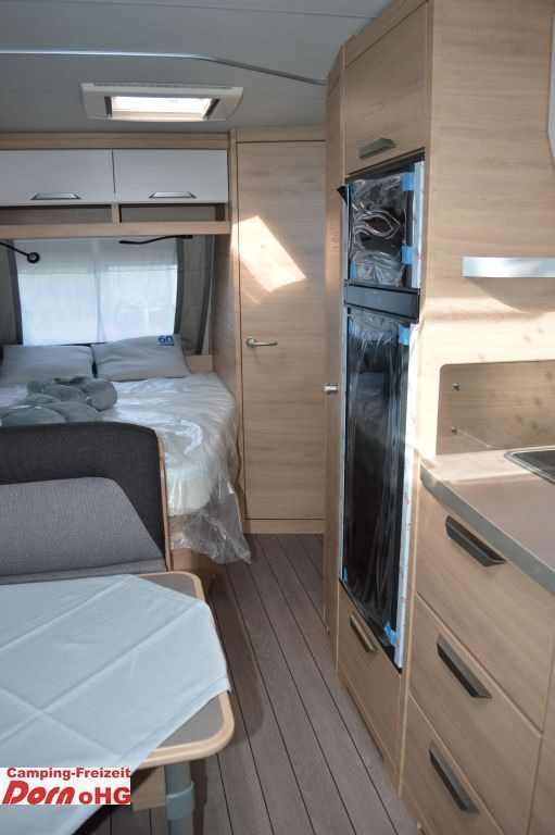 Caravan Knaus Südwind 540 FDK 60 Years Ausstellfenster Bug