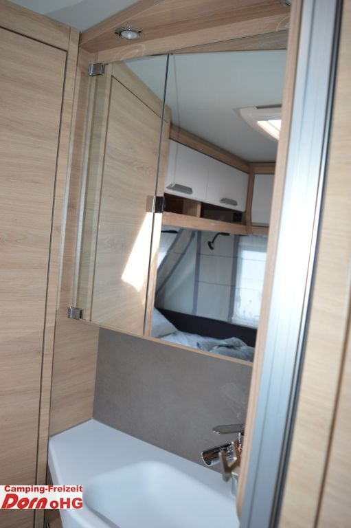 Caravan Knaus Südwind 540 FDK 60 Years Ausstellfenster Bug