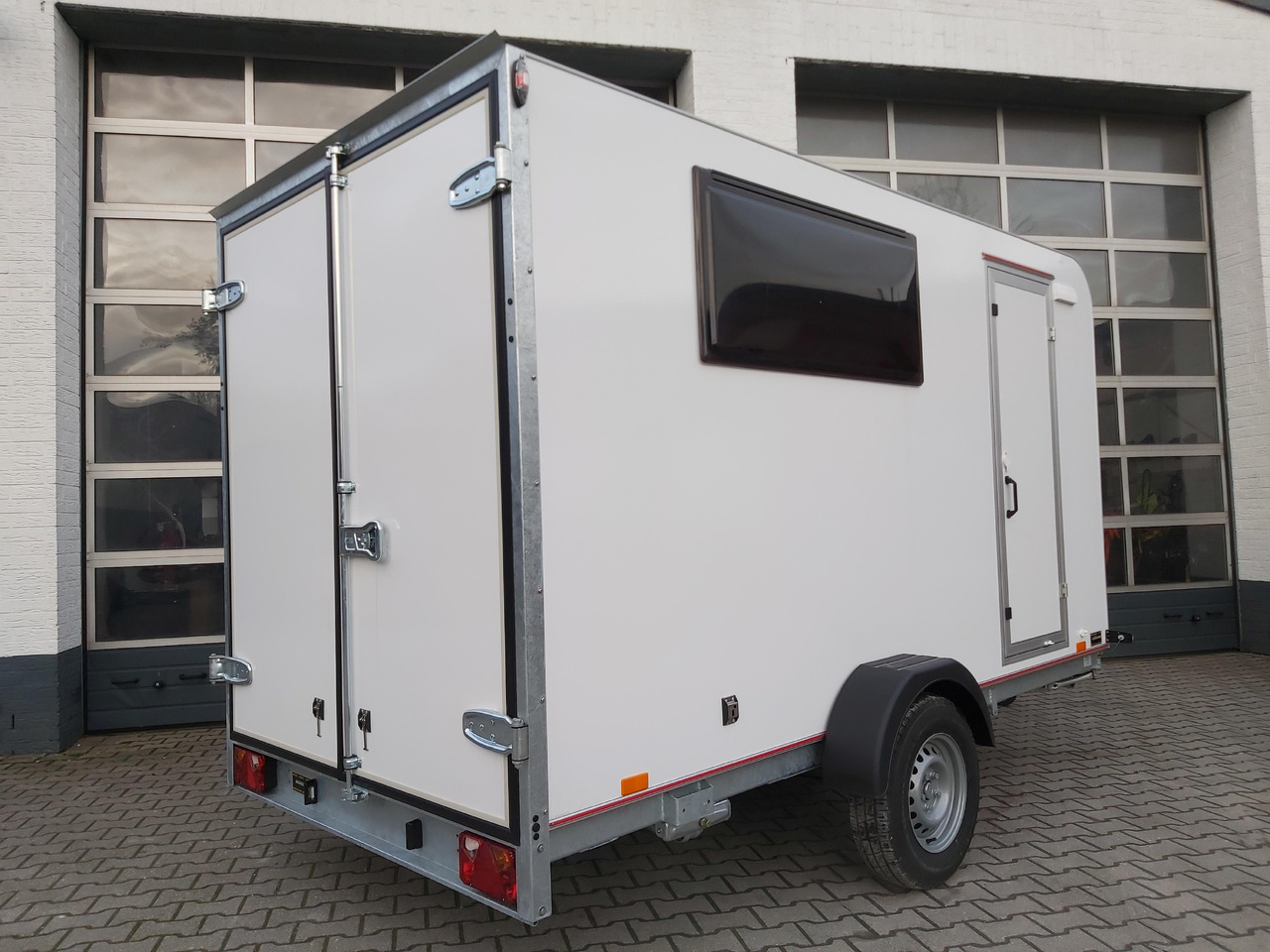 Caravan Koffer Sport Camp TFS 360.00 360x180x190cm aero Seitentür 2 Fenster+ DL IL 230V 1300kg 100km/H