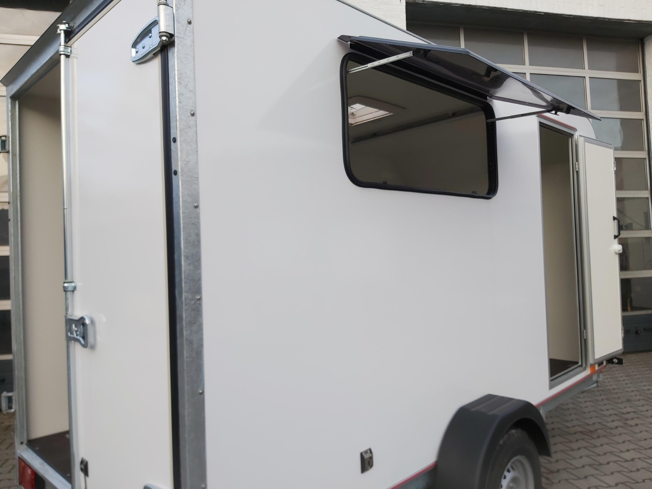 Caravan Koffer Sport Camp TFS 360.00 360x180x190cm aero Seitentür 2 Fenster+ DL IL 230V 1300kg 100km/H