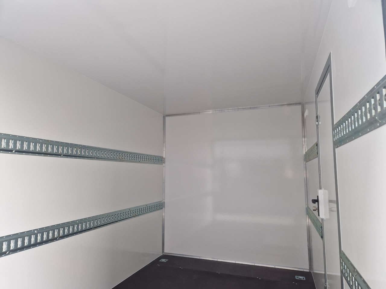 Caravan Koffer Sport Camp TFS 550.01 550x200x210cm Laderaum ST & Wohnabteil 2700kg