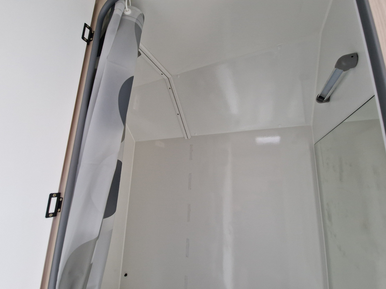 Caravan Koffer Sport Camp TFS 550.01 550x200x210cm Laderaum ST & Wohnabteil 2700kg