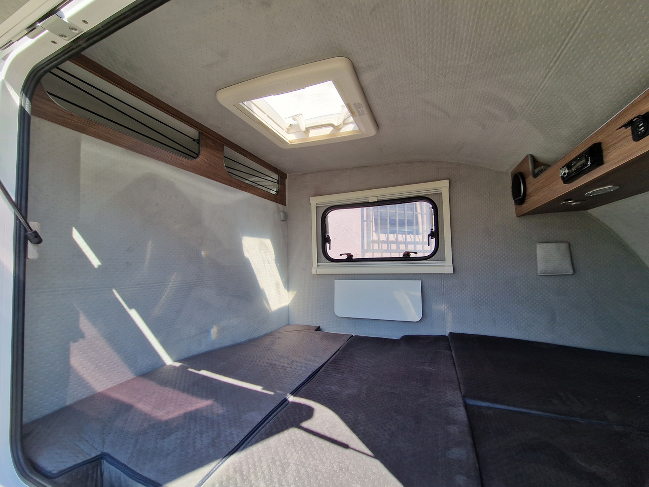 Caravan Mini Camper Mini Tommy TMC25 252x140x121cm aero V1 Küche 12V/230V 100km/H 750kg gebremst Modell 24