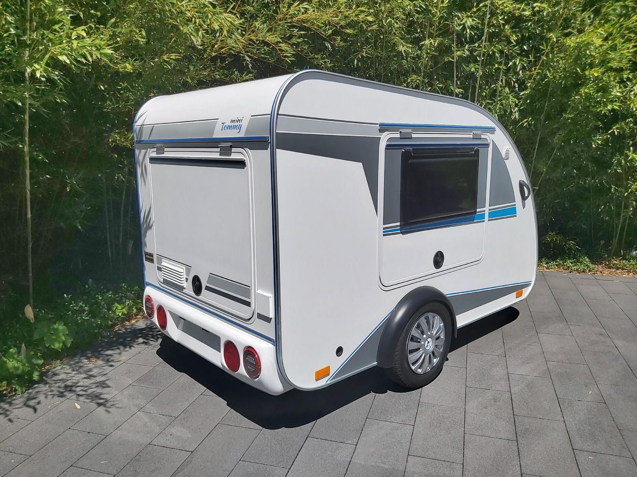Caravan Mini Camper Mini Tommy TMC25 Basic V1 252x140x121cm Küche 100km/H 750kg ohne Bremse Winter Aktion