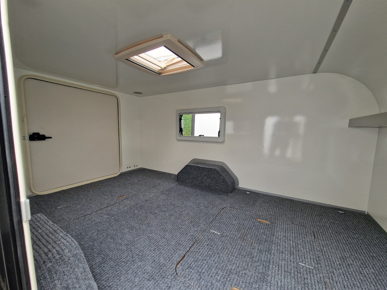 Caravan Mini Caravan Cargo Base Camp M+ wild 290cm Alufelgen 2 Fenster 100km/H 800kg