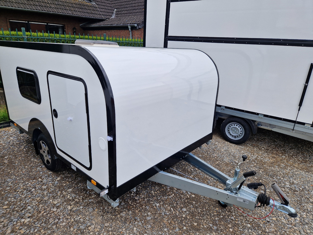 Caravan Mini Caravan Cargo Base Camp M+ wild 290cm Alufelgen 2 Fenster 100km/H 800kg