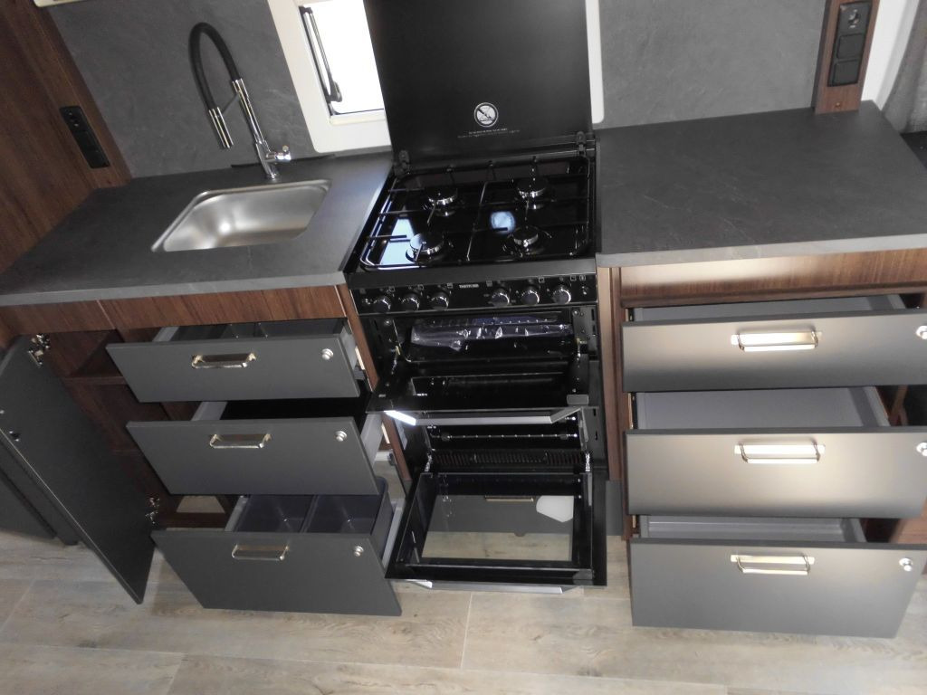 Caravan Polar 590 590 FD Limited 2x ALDE Backofen, Sound uvm..