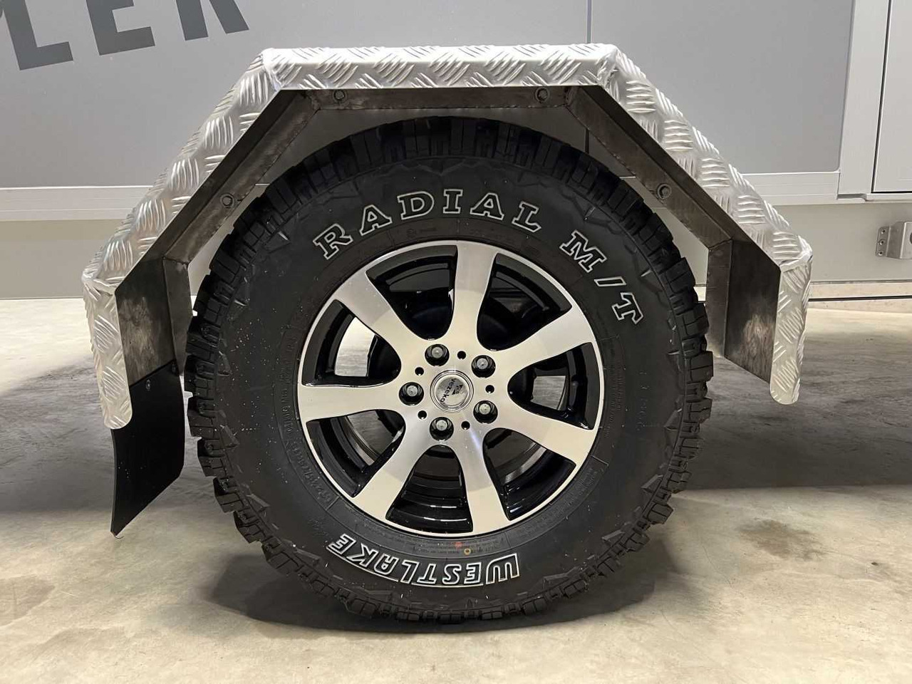 Caravan VEZEKO TK C 18.35 SP Offroad Campinganhänger