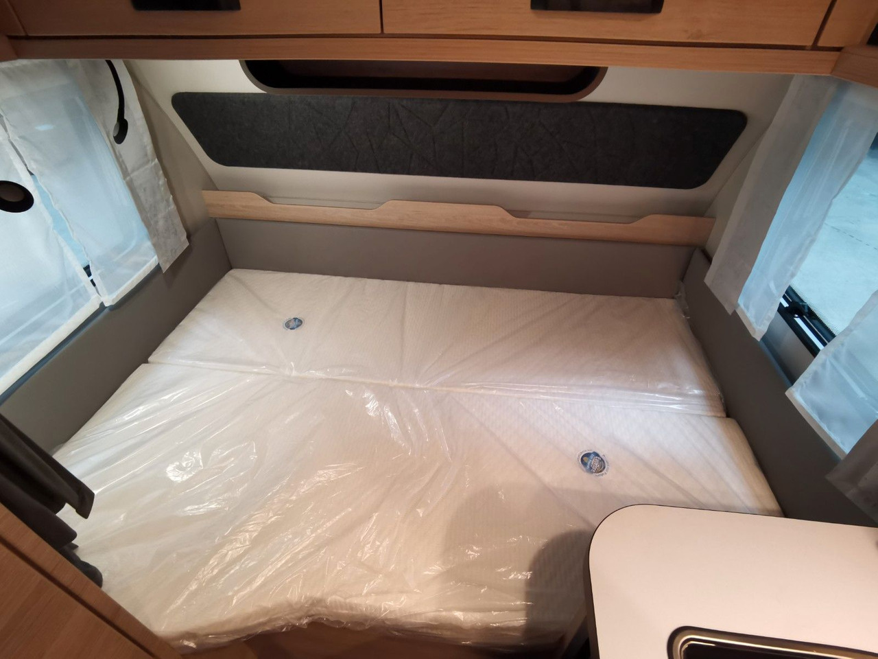 Caravan Weinsberg CARAONE 390 QD / -2026 -/ 1350 KG