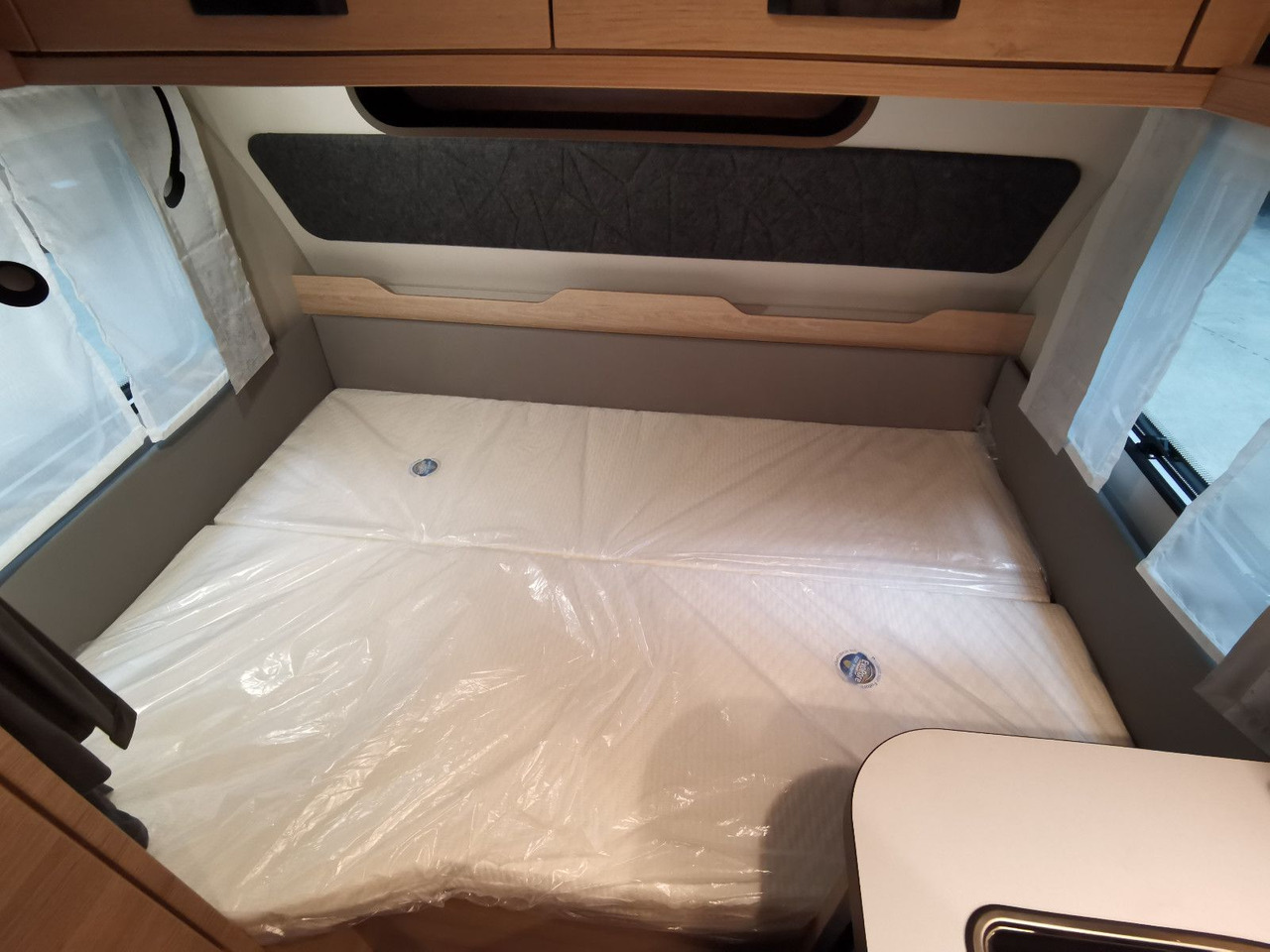 Caravan Weinsberg CARAONE 390 QD  / -2026 -/ 1350 KG