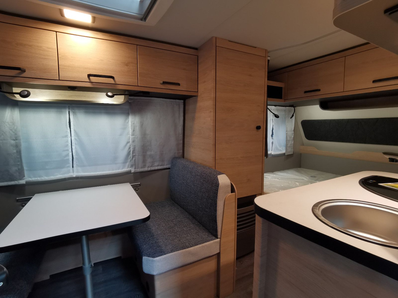 Caravan Weinsberg CARAONE 390 QD  / -2026 -/ 1350 KG