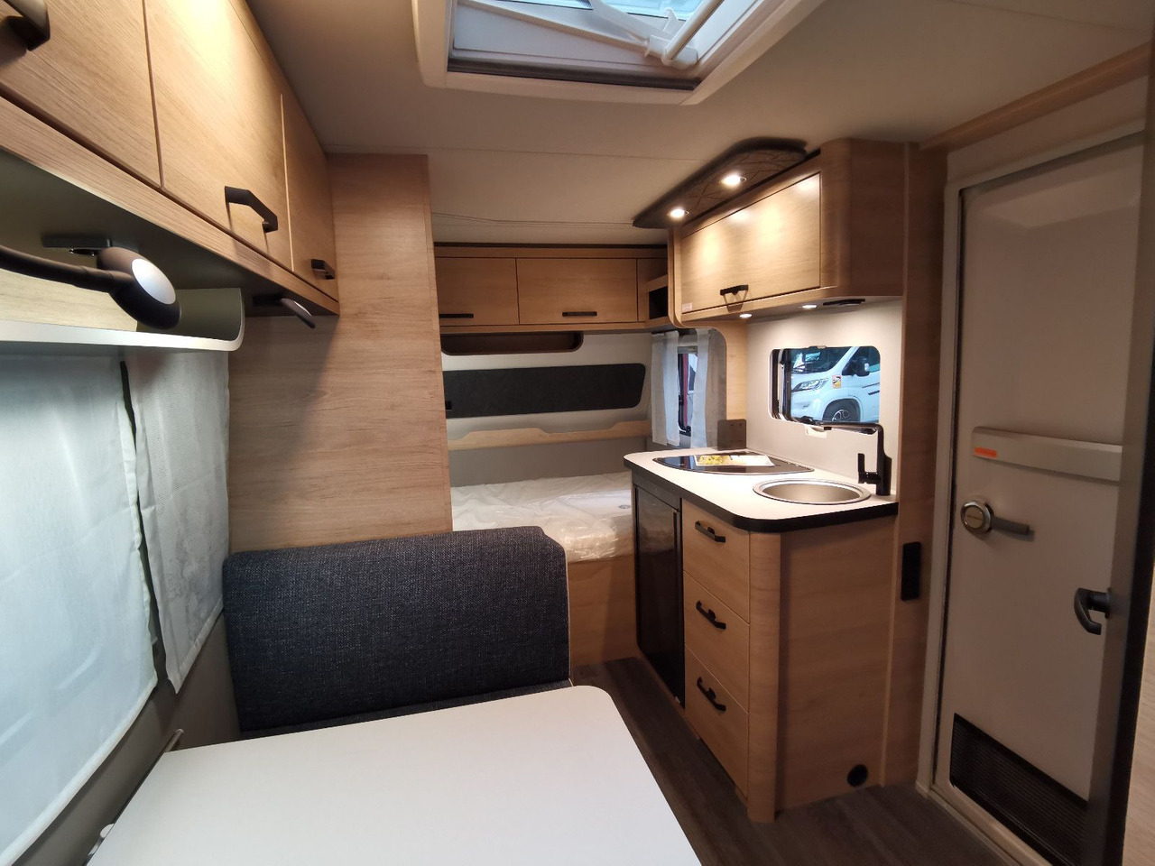 Caravan Weinsberg CARAONE 390 QD  / -2026 -/ 1350 KG