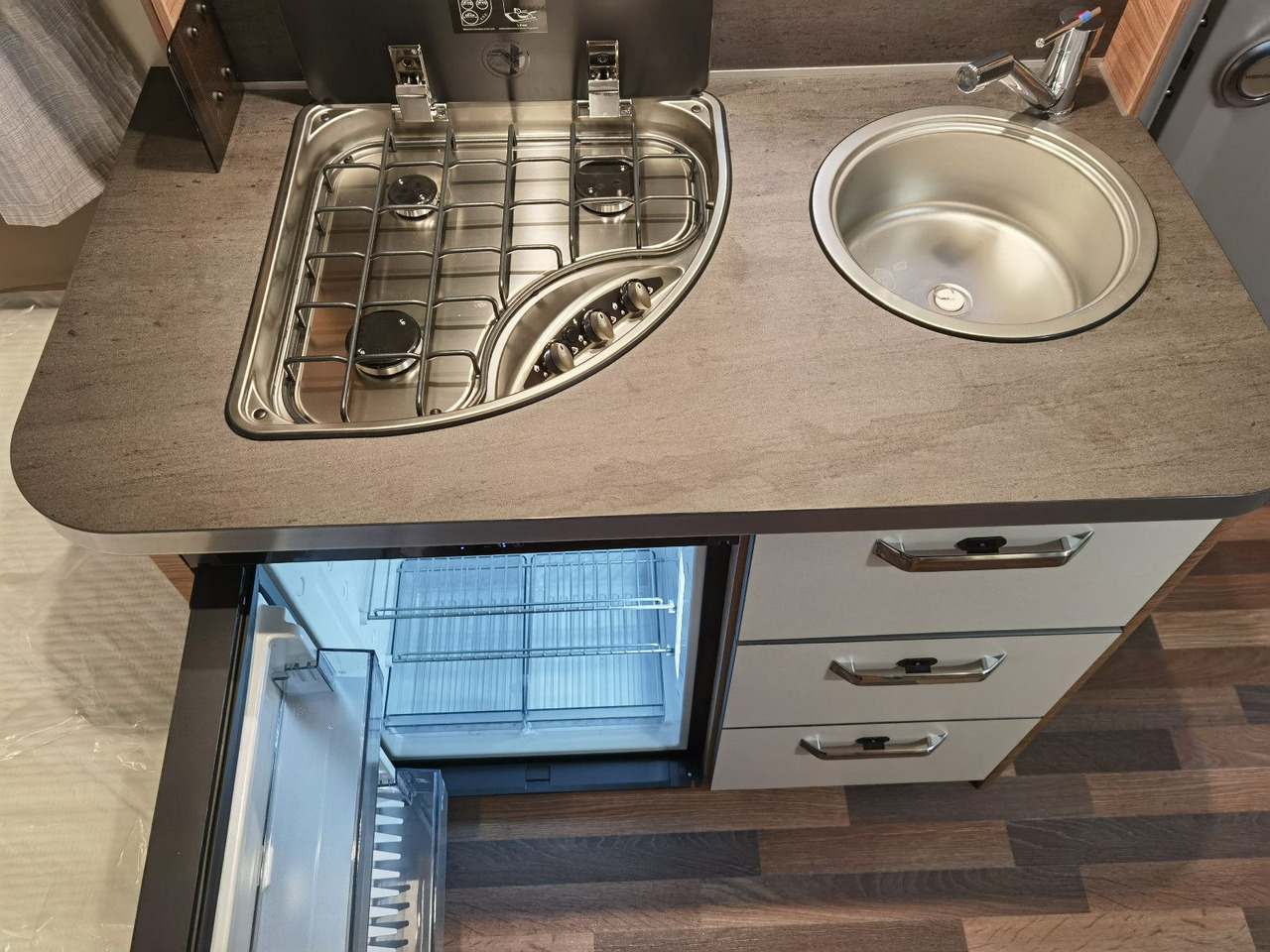 Caravan Weinsberg CARAONE 390 QD - EDITION HOT / - MODELL 2025 -
