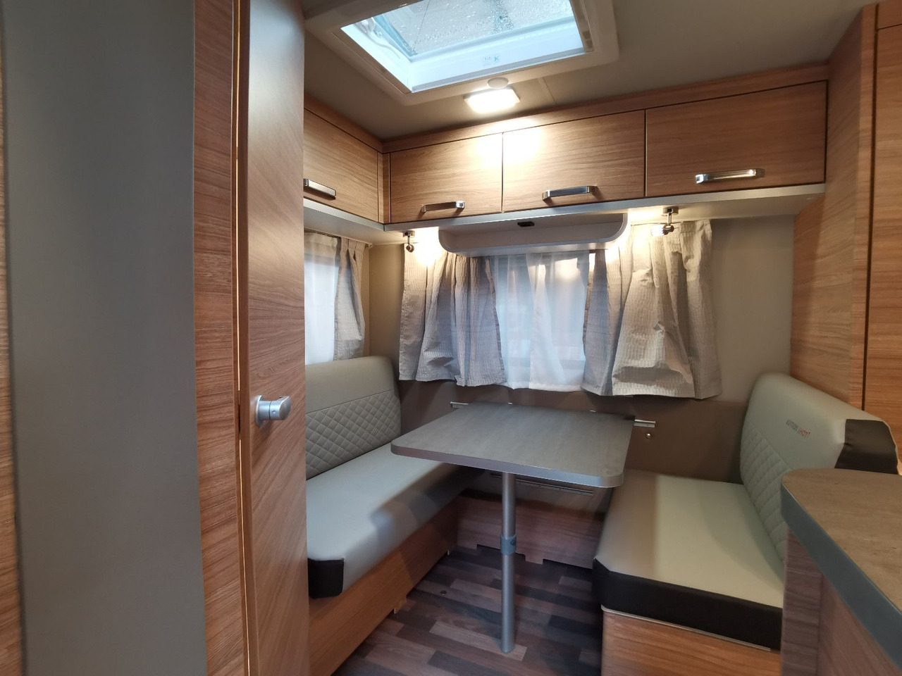 Caravan Weinsberg CARAONE 390 QD - EDITION HOT / - MODELL 2025 -
