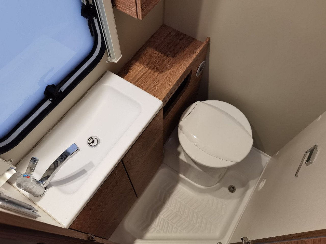 Caravan Weinsberg CARAONE 390 QD - EDITION HOT / - MODELL 2025 -