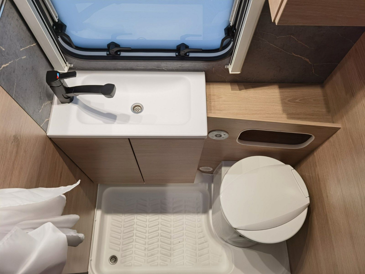 Caravan Weinsberg CARAONE 420 QD / - 2026 -/ ADVANCE & SMART PAKET