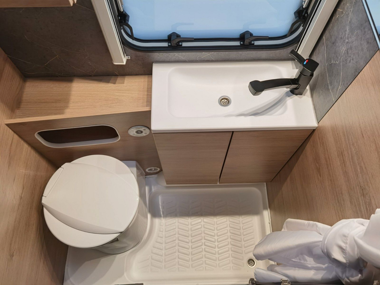 Caravan Weinsberg CARAONE 480 QDK /- 2026-/ ADVANCED & SMART PAKET