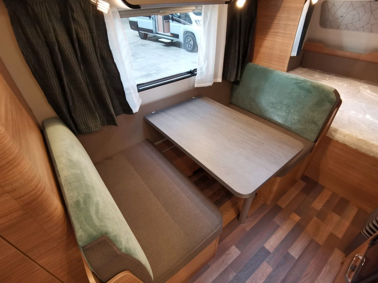 Caravan Weinsberg CARAONE 480 QDK / ALU / AKS / ETAGENBETTEN