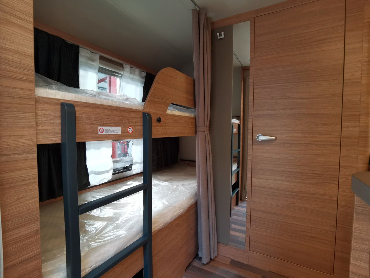 Caravan Weinsberg CARAONE 480 QDK / ALU / AKS / ETAGENBETTEN