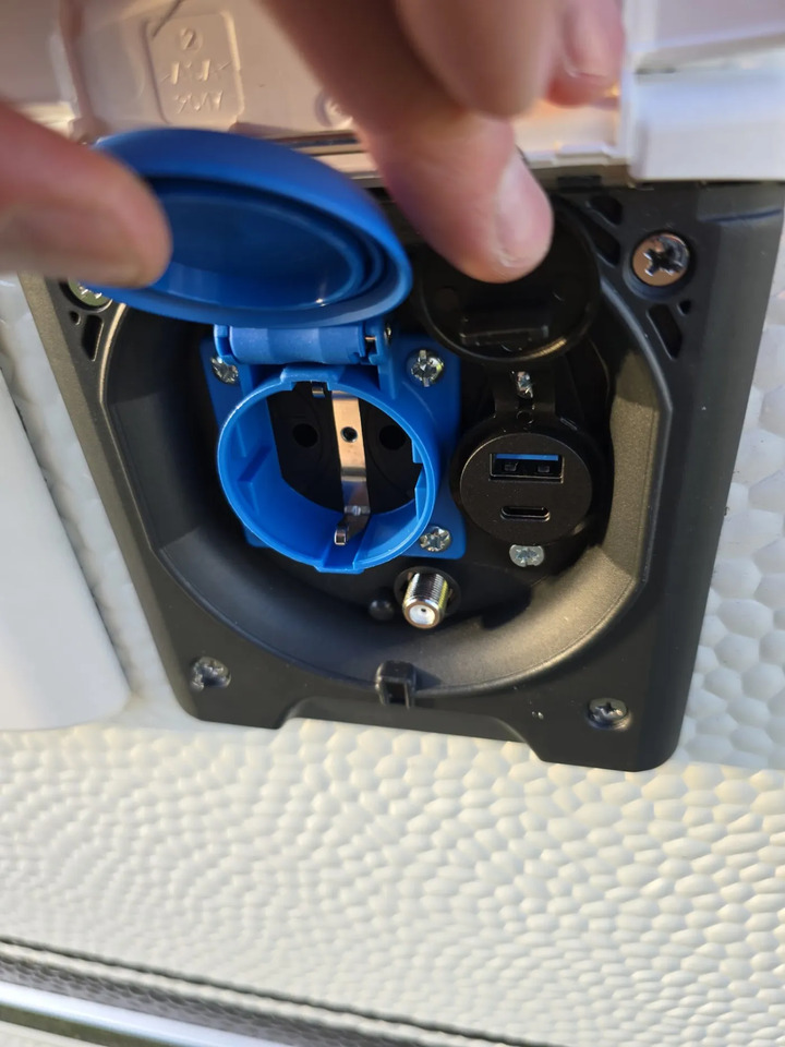 Caravan Wohnwagen Fendt Bianco Activ 515 SKF volle Hütte