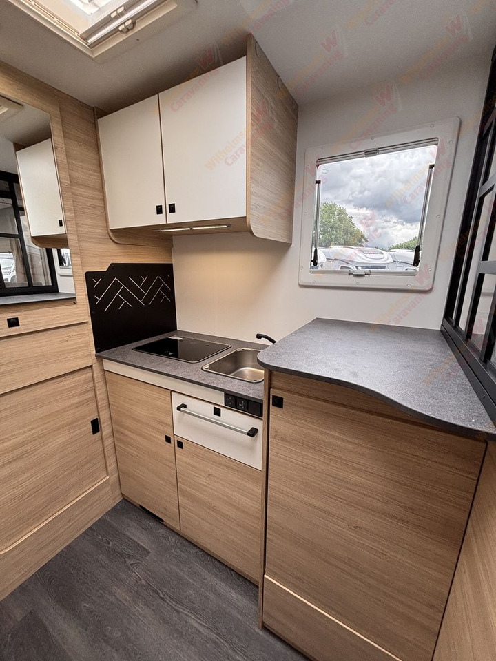 Half integraal camper Challenger Teilintegriert Break Edition 240 *MJ25*Automatik