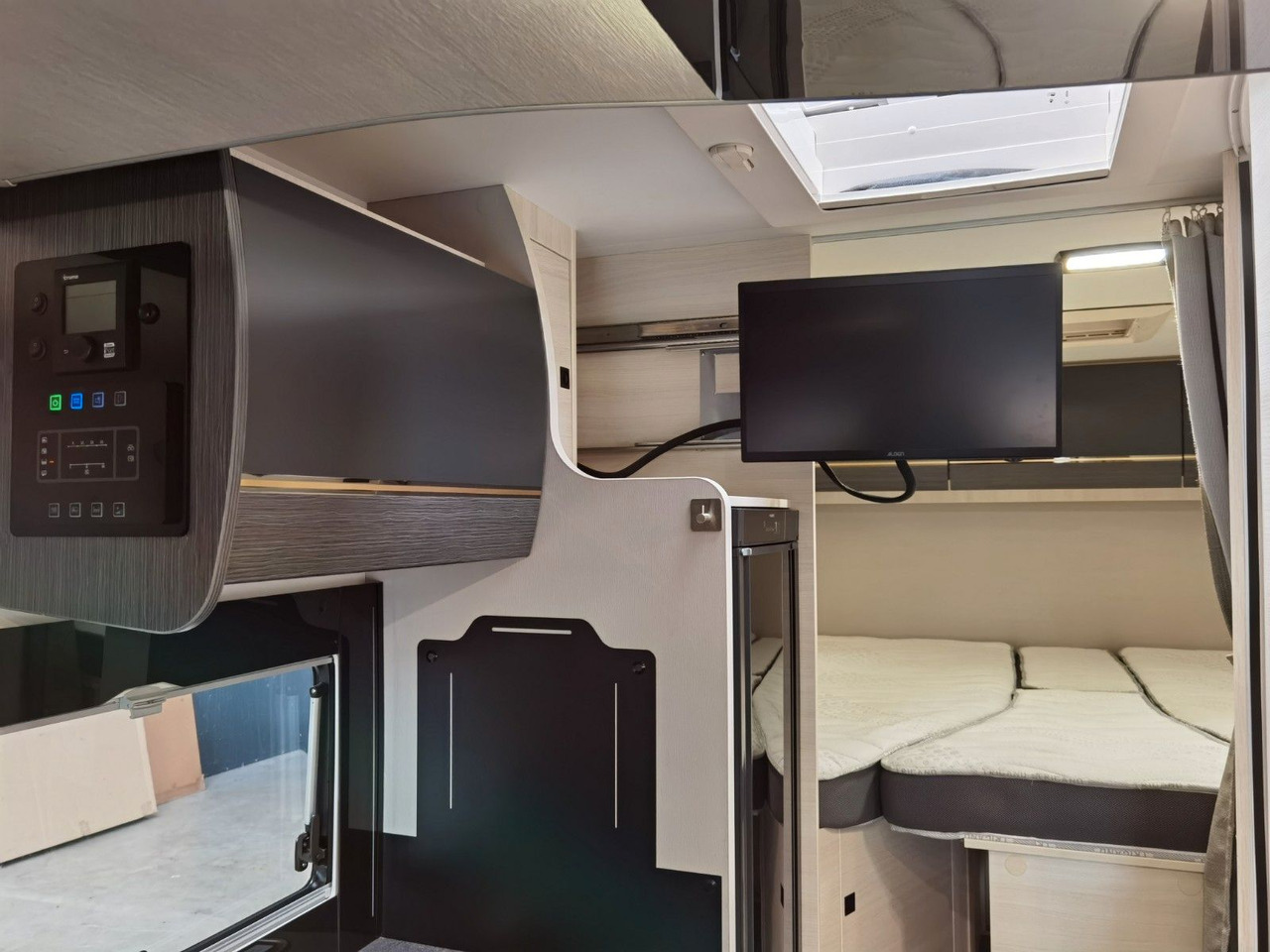 Half integraal camper Chausson 627 GA TITANIUM -PREMIUM /EINZELBETTEN & HUBBETT