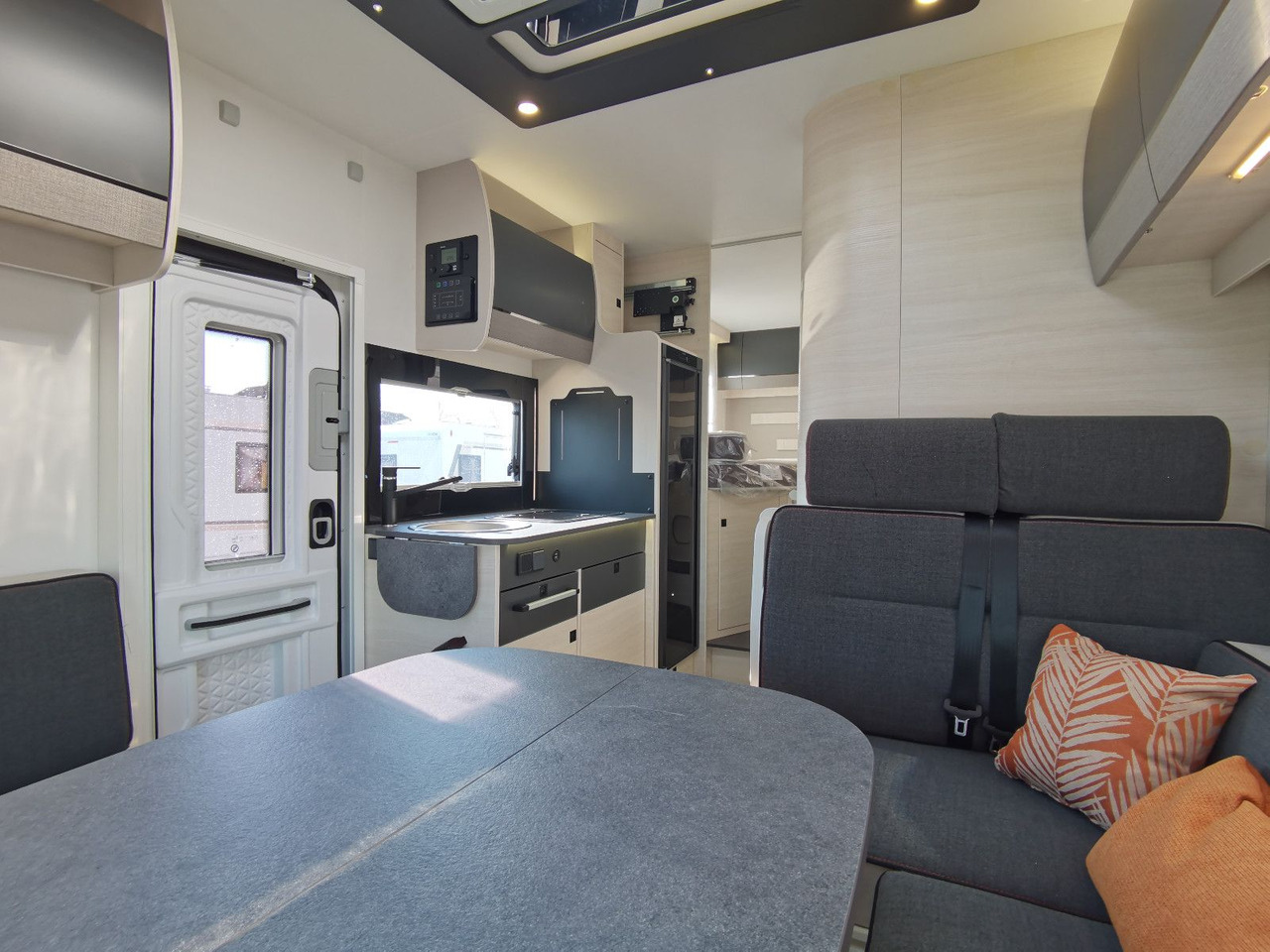 Half integraal camper Chausson 627 TITANIUM /-2026- / 165PS - 8G. AUTOMATIK
