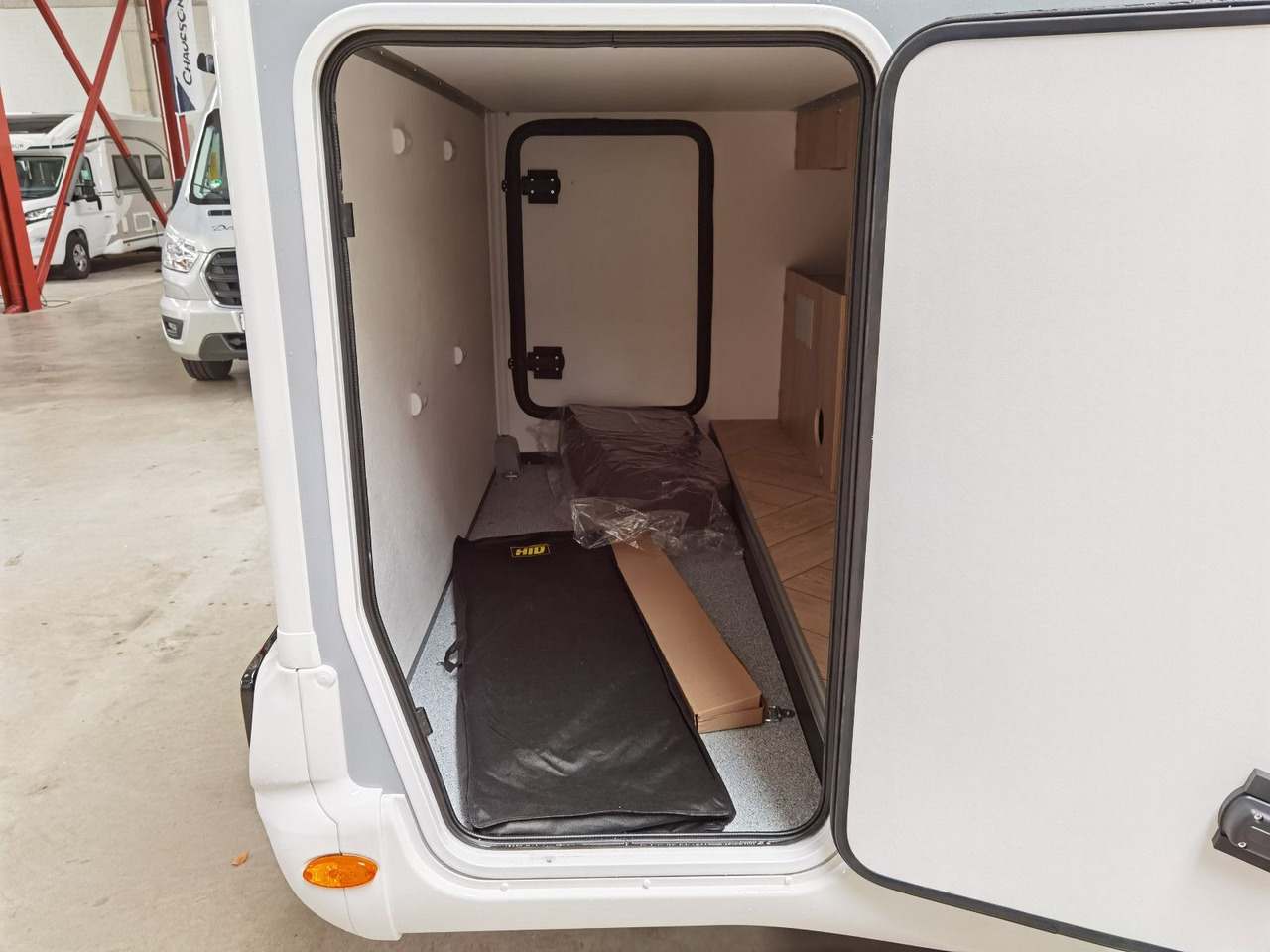 Half integraal camper Chausson 627 TITANIUM / - 2026 - / EINZELBETTEN / 4.1T.