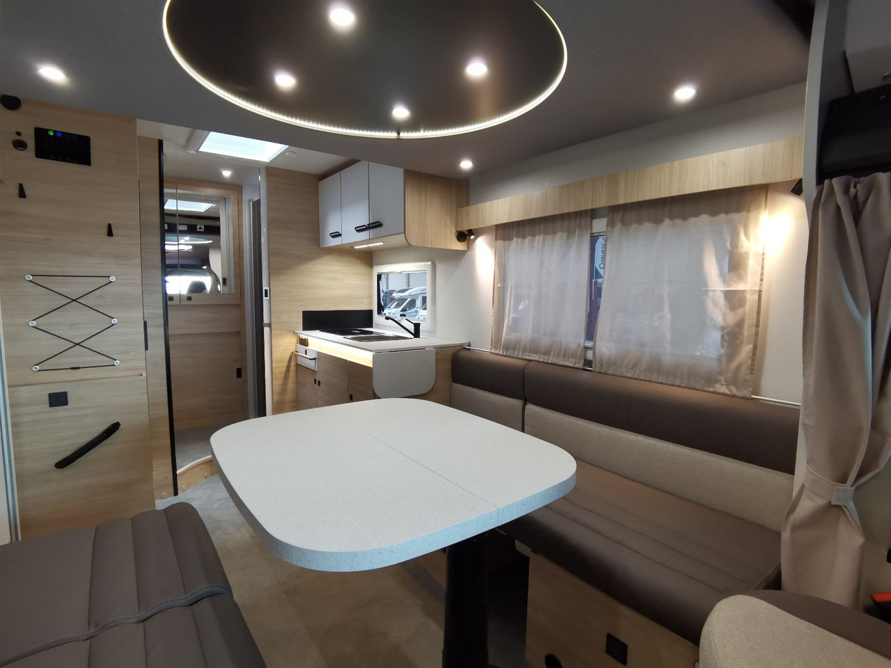 Half integraal camper Chausson 640 ULTIMATE / -2026- / 180PS-8G. / XXL- HUBBETT