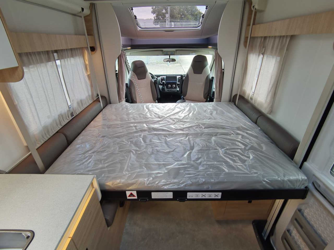 Half integraal camper Chausson 640 ULTIMATE / -2026- / XXL- HUBBETT & RAUMBAD