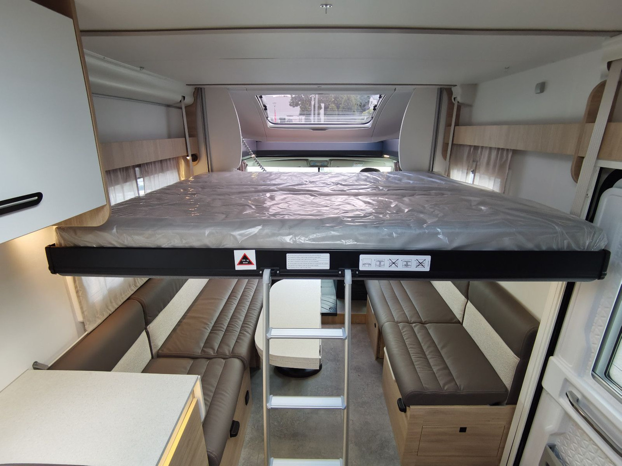 Half integraal camper Chausson 640 ULTIMATE / -2026- / XXL- HUBBETT & RAUMBAD
