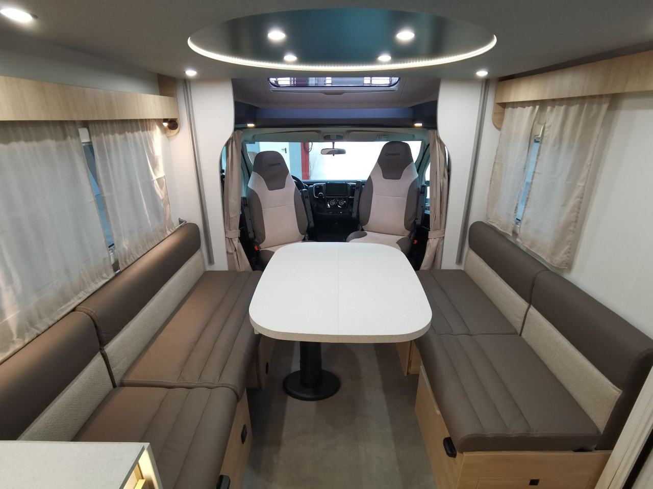 Half integraal camper Chausson 640 ULTIMATE / MODELL 2026 / XXL- HUBBETT