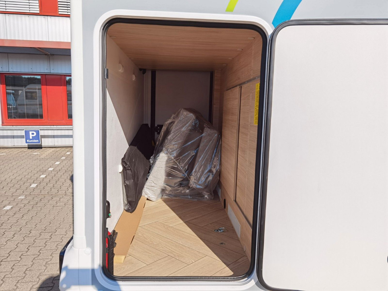 Half integraal camper Chausson 650 TITANIUM / - 2026 - / 165PS - 8G. / HUBBETT