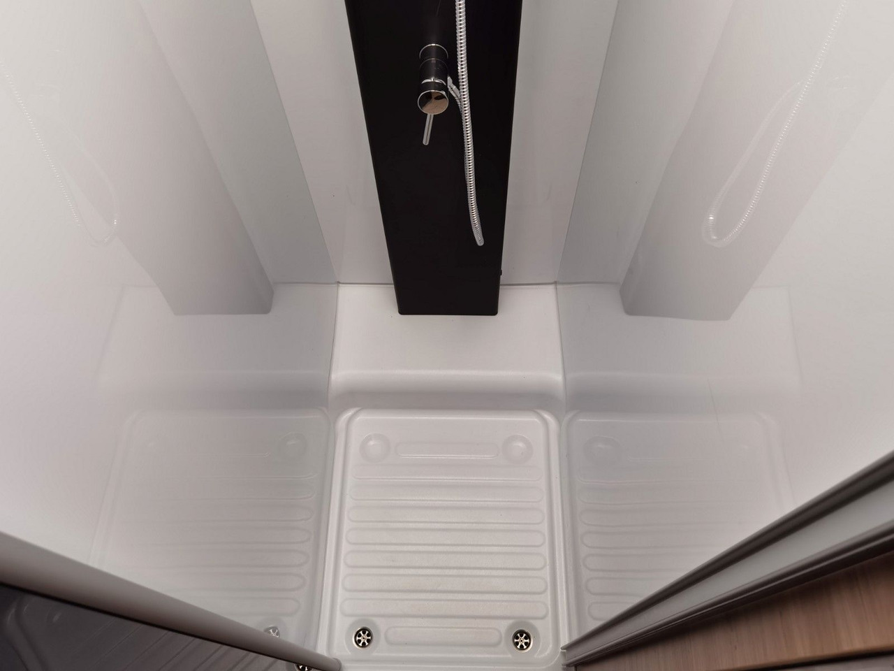 Half integraal camper Chausson 650 TITANIUM / - 2026 - / 165PS - 8G. / HUBBETT