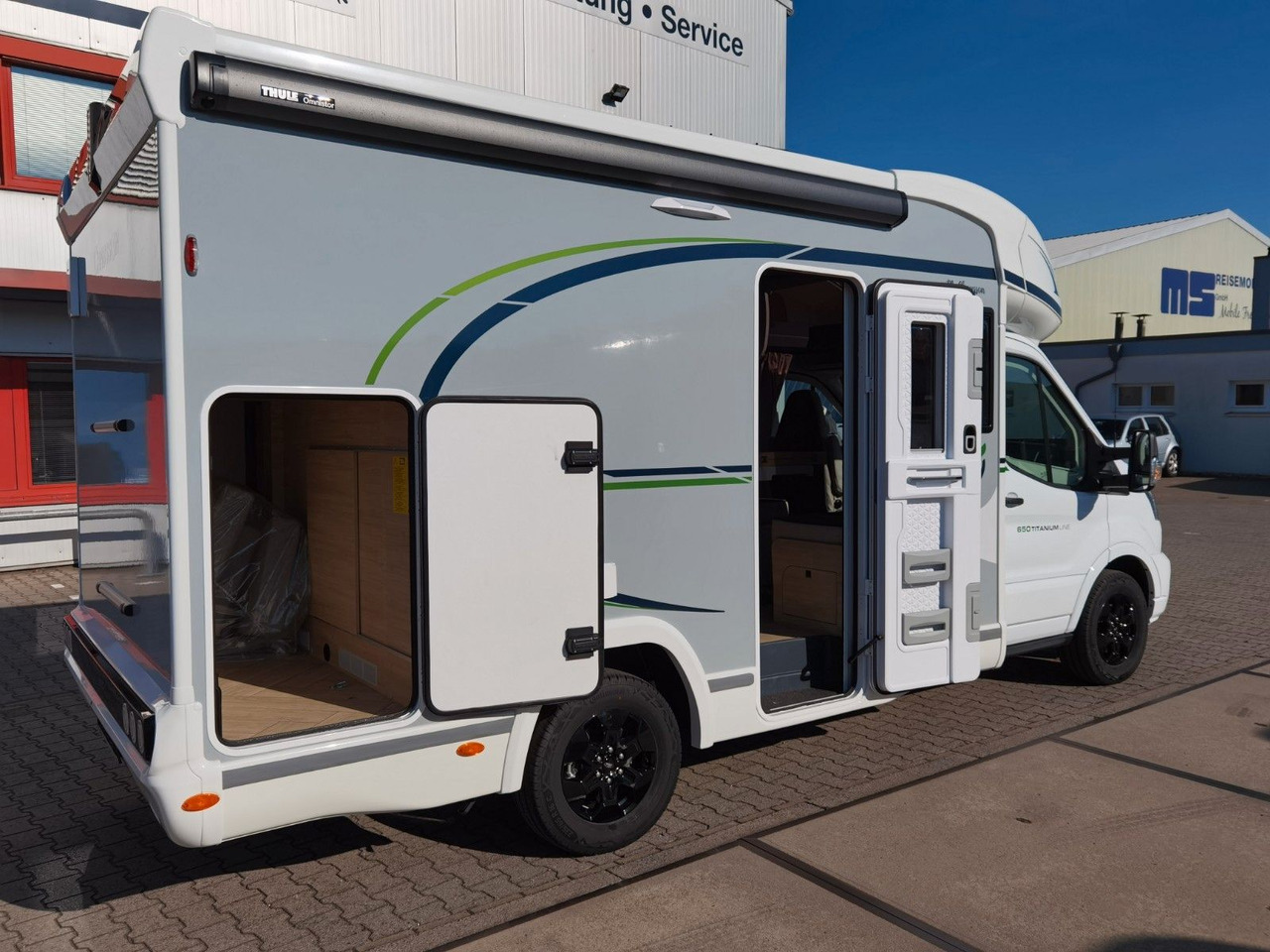 Half integraal camper Chausson 650 TITANIUM / - 2026 - / 165PS - 8G. / HUBBETT