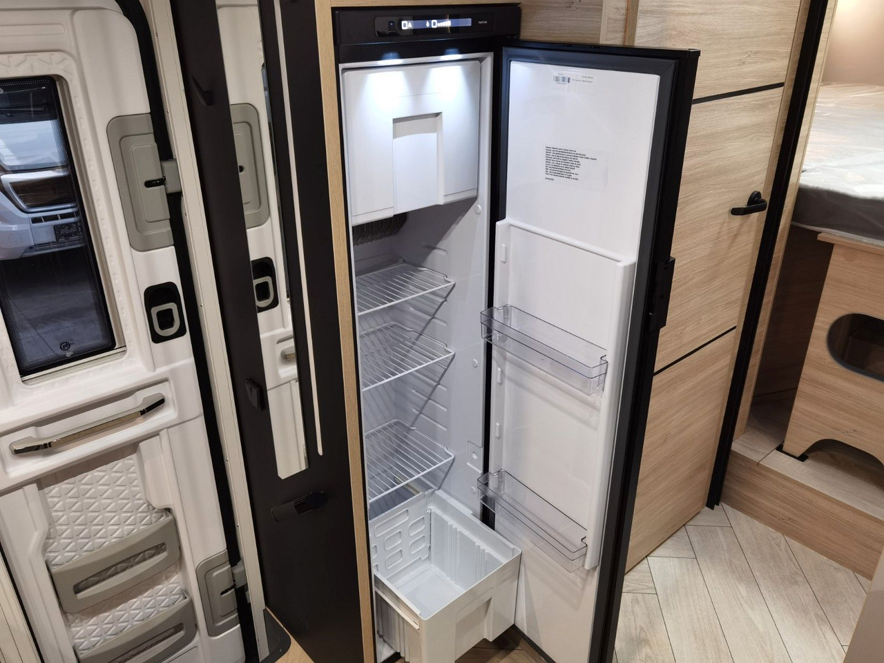 Half integraal camper Chausson 777 ETAPE LINE / -2025- / 165PS /  EINZELBETTEN