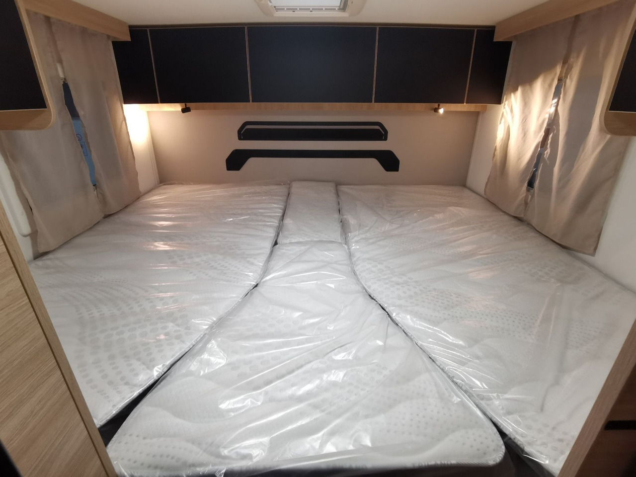Half integraal camper Chausson 777 ETAPE LINE / -2025- / HUBBETT & EINZELBETTEN